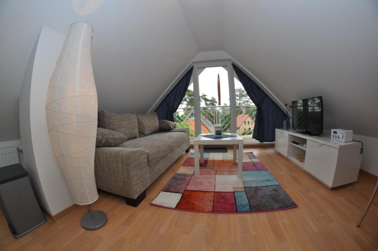 Ferienhaus Mueritzzauber / 1 Zimmer Dachgeschoss-Appartement Robel Ngoại thất bức ảnh