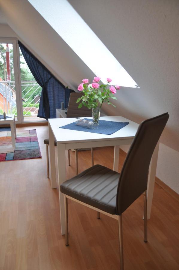 Ferienhaus Mueritzzauber / 1 Zimmer Dachgeschoss-Appartement Robel Ngoại thất bức ảnh
