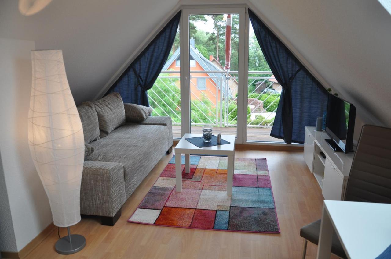 Ferienhaus Mueritzzauber / 1 Zimmer Dachgeschoss-Appartement Robel Ngoại thất bức ảnh