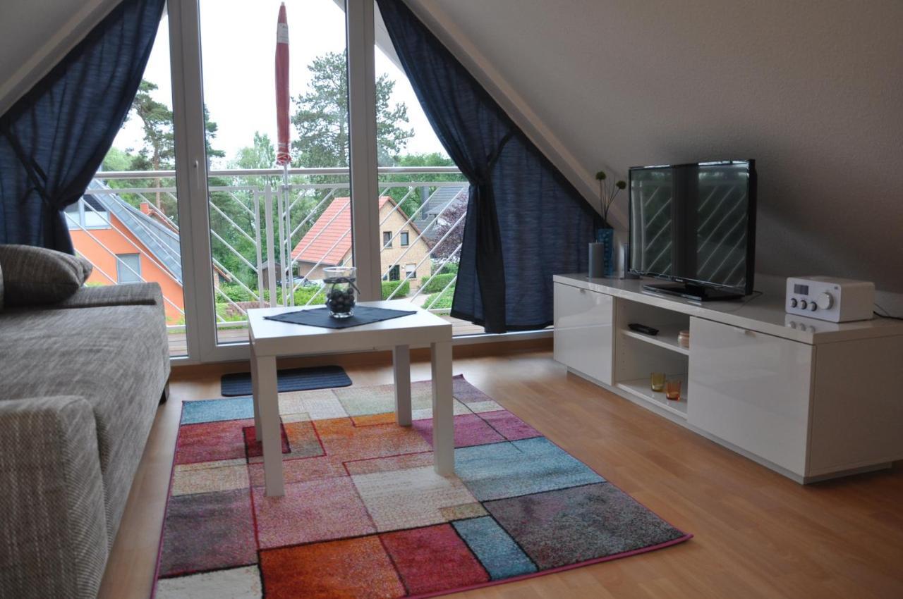 Ferienhaus Mueritzzauber / 1 Zimmer Dachgeschoss-Appartement Robel Ngoại thất bức ảnh